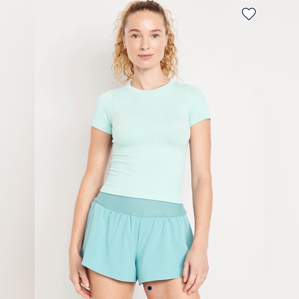 NWT Old Navy Exhale Seamless Fitted Rib T-Shirt
